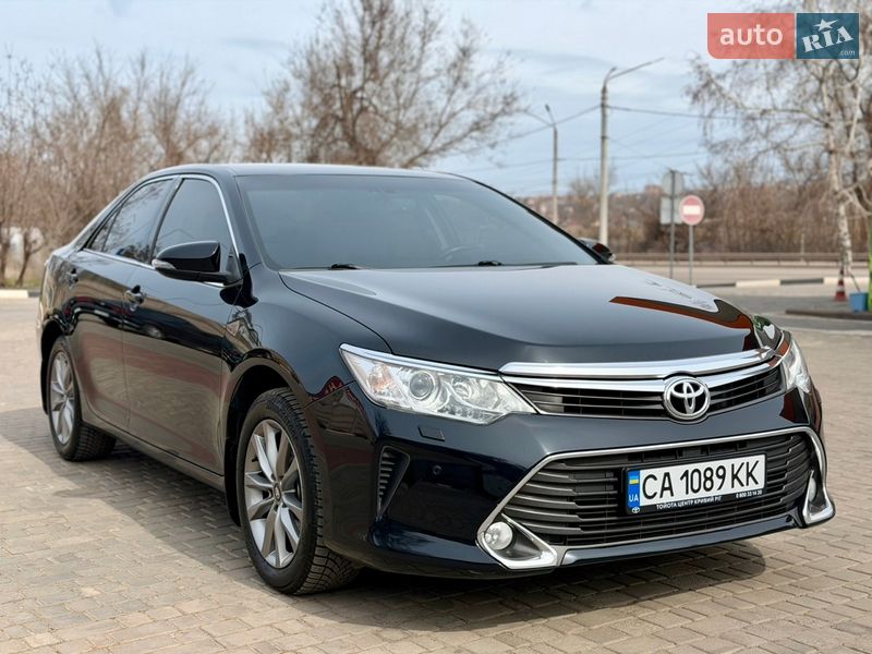 Седан Toyota Camry 2014 в Кривом Роге