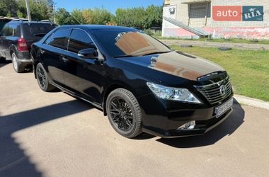 Седан Toyota Camry 2013 в Сумах