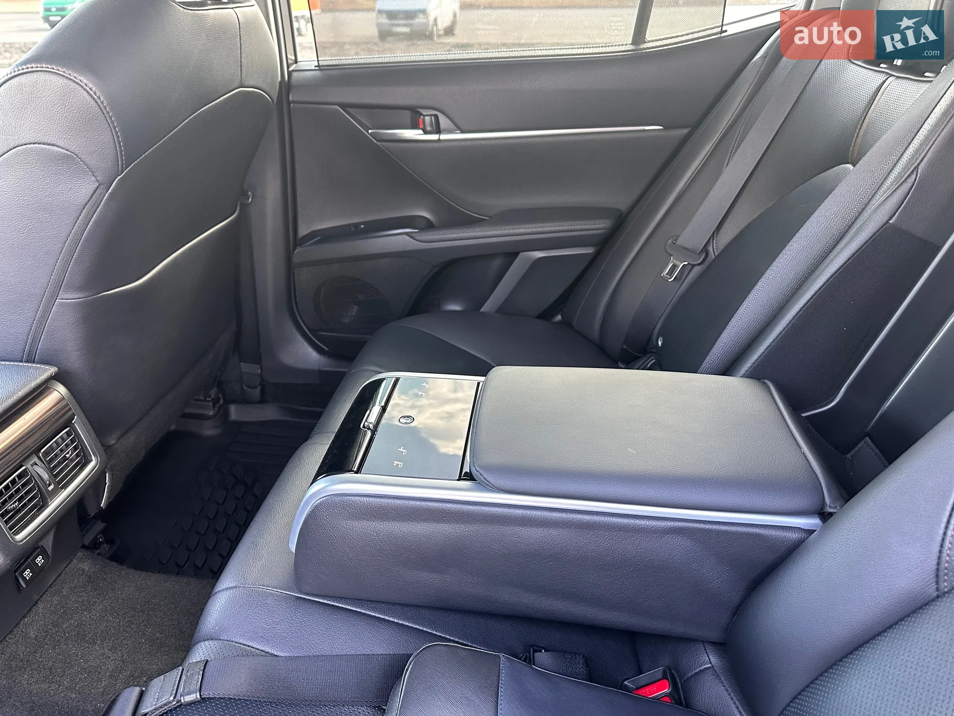 2020 Toyota Camry - мініатюра 12