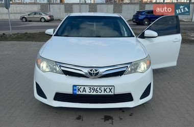 Седан Toyota Camry 2013 в Києві