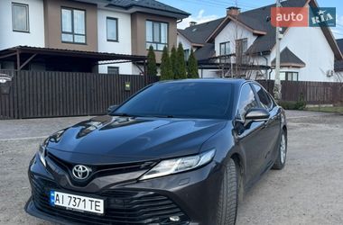 Седан Toyota Camry 2019 в Броварах