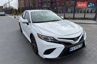 Седан Toyota Camry 2020 в Киеве