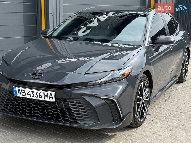 Седан Toyota Camry 2024 в Виннице