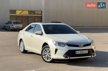 Седан Toyota Camry 2015 в Кропивницькому