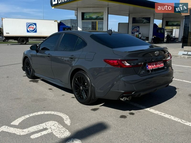 Седан Toyota Camry 2025 в Днепре