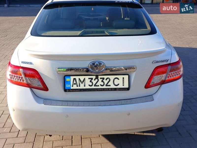 Седан Toyota Camry 2011 в Кременчуге