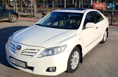 Седан Toyota Camry 2011 в Кременчуге