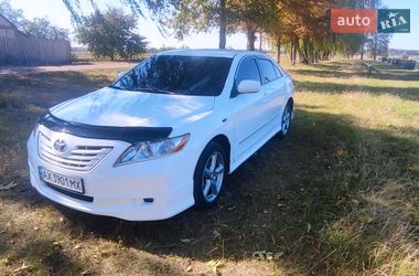Седан Toyota Camry 2008 в Валках