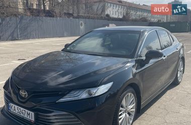 Седан Toyota Camry 2018 в Києві