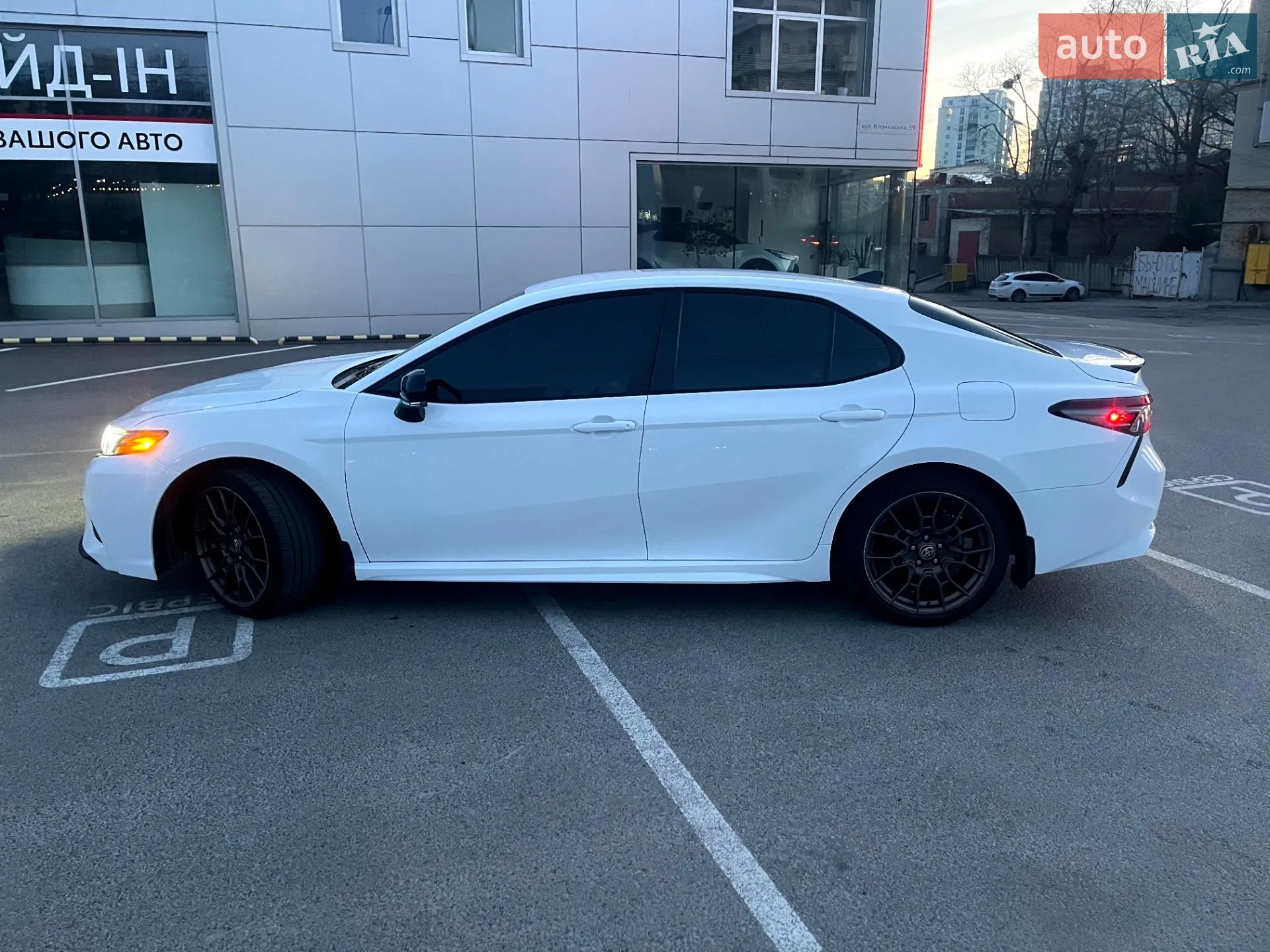 2022 Toyota Camry - мініатюра 17
