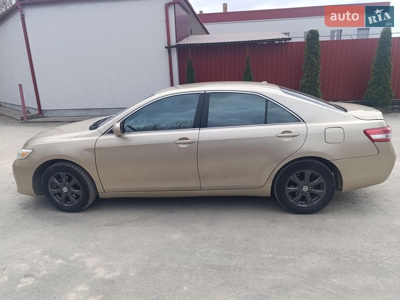 Toyota Camry 2011