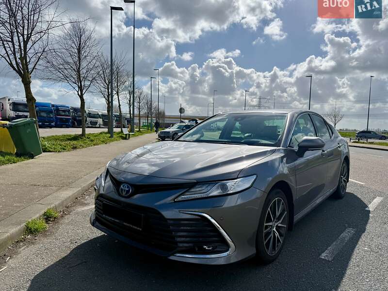 Toyota Camry 2024