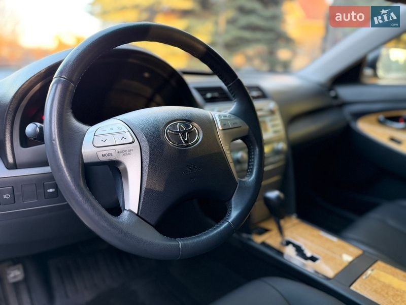Седан Toyota Camry 2007 в Киеве