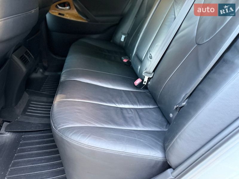Седан Toyota Camry 2007 в Киеве