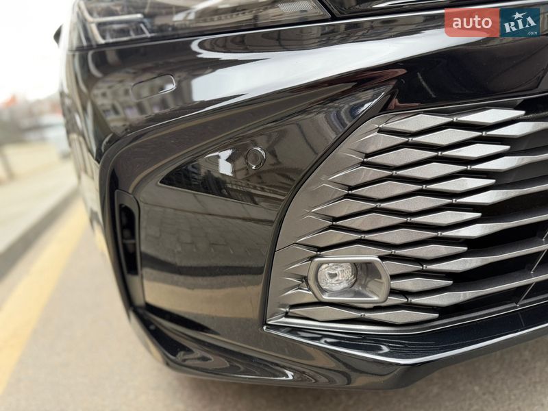 Седан Toyota Camry 2025 в Киеве