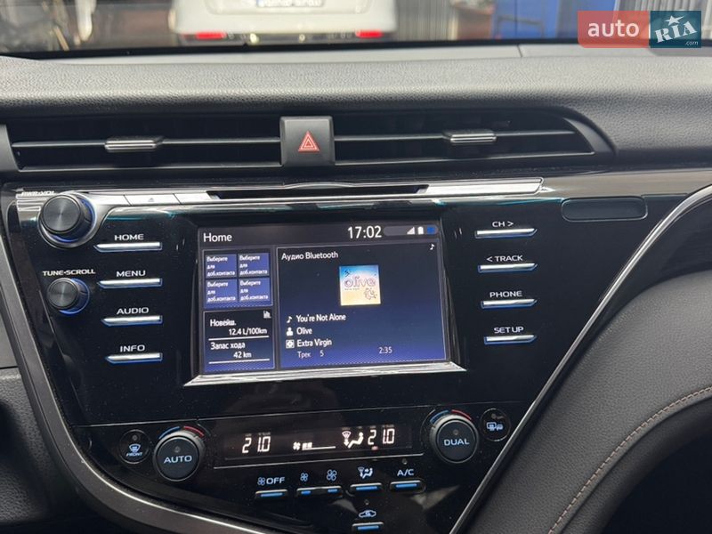 Седан Toyota Camry 2018 в Киеве