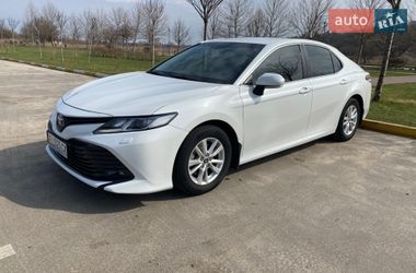 Седан Toyota Camry 2018 в Ірпені