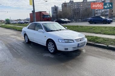 Седан Toyota Camry 1998 в Харкові