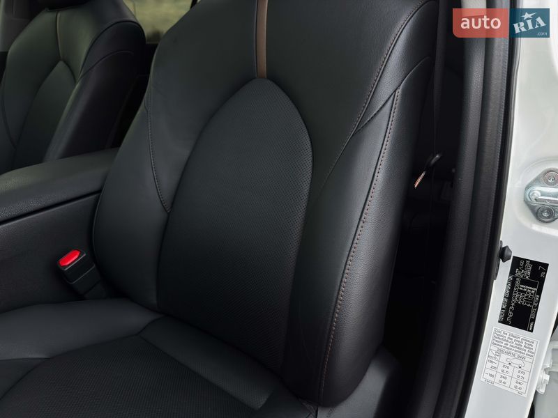 Седан Toyota Camry 2019 в Луцьку