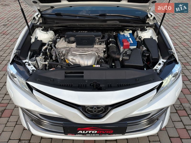 Седан Toyota Camry 2019 в Луцьку