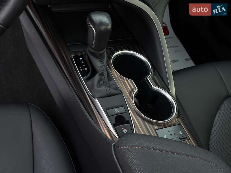 Седан Toyota Camry 2019 в Луцьку