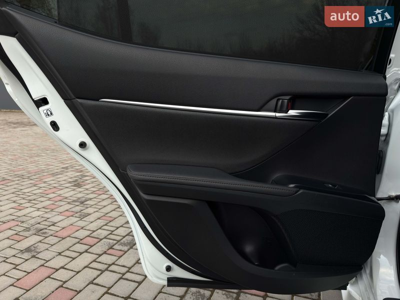 Седан Toyota Camry 2019 в Луцьку