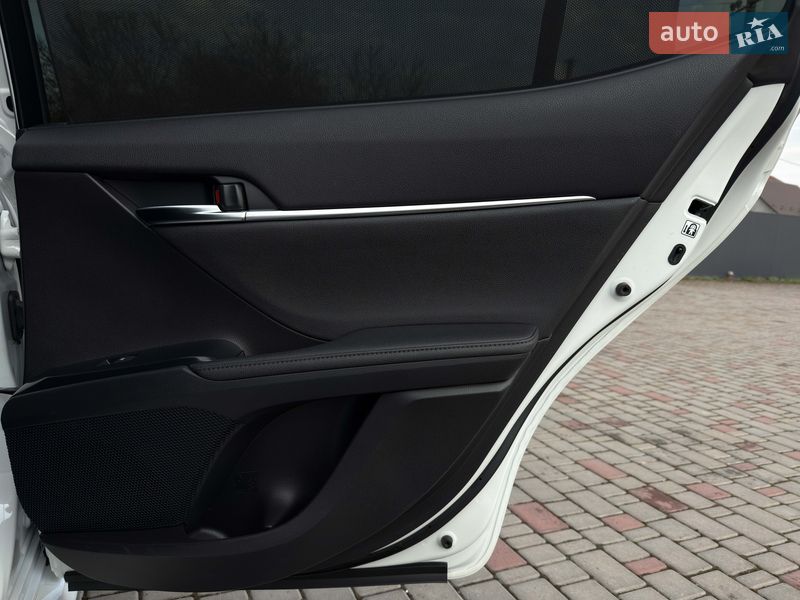 Седан Toyota Camry 2019 в Луцьку