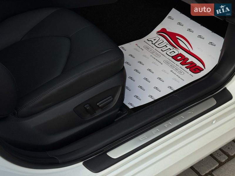 Седан Toyota Camry 2019 в Луцьку