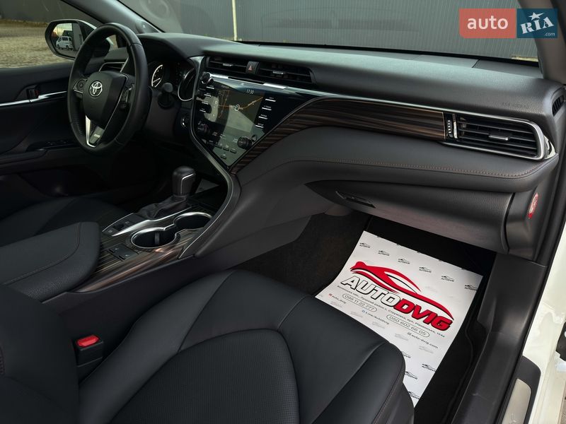 Седан Toyota Camry 2019 в Луцьку