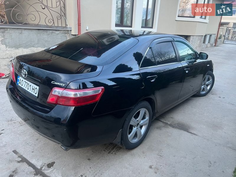 Седан Toyota Camry 2007 в Ужгороде