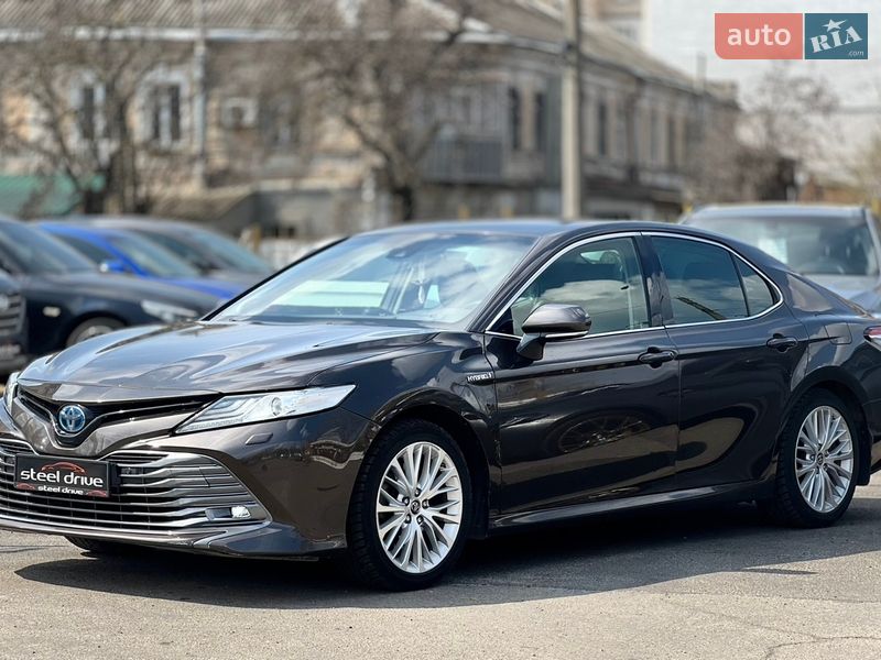 Toyota Camry 2019