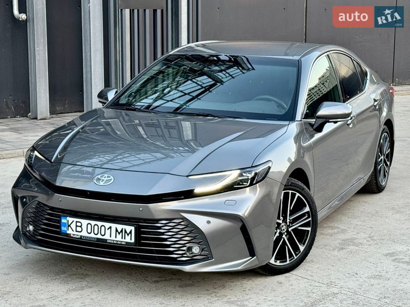 Седан Toyota Camry 2024 в Києві