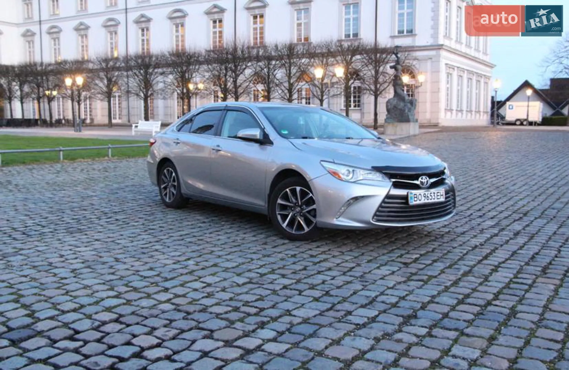 2016 Toyota Camry - мініатюра 17