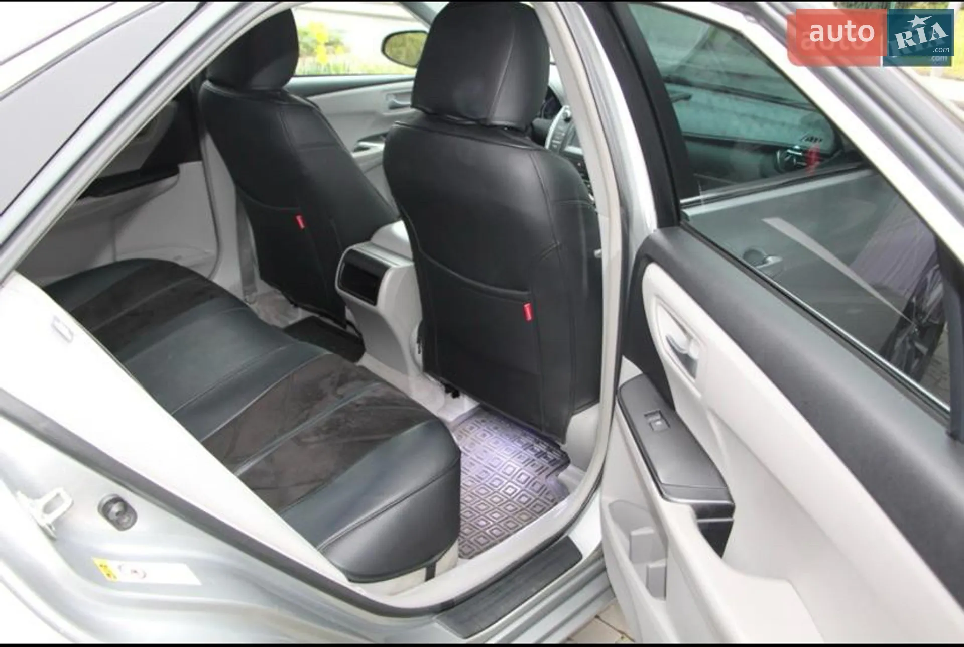 2016 Toyota Camry - мініатюра 32