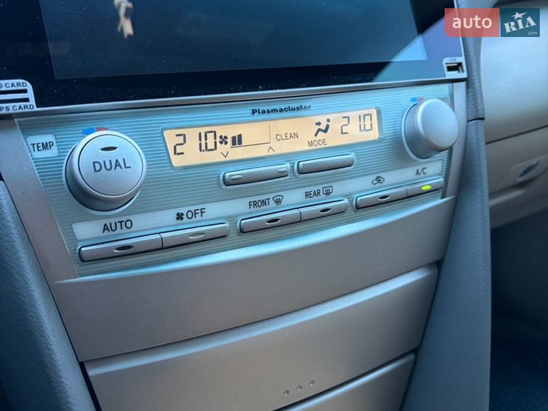 Седан Toyota Camry 2006 в Киеве