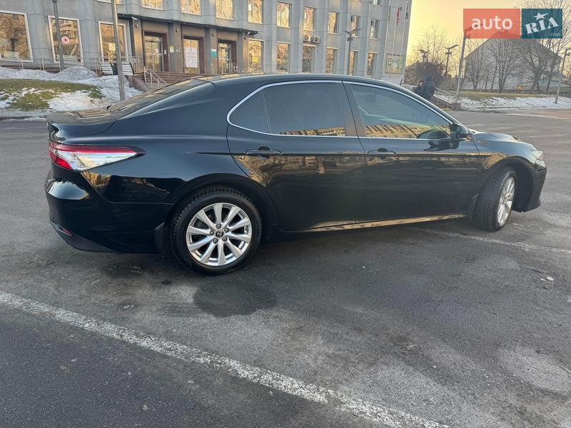Седан Toyota Camry 2020 в Виннице