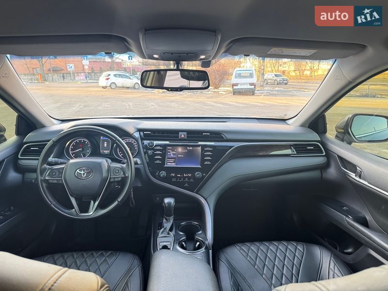 Седан Toyota Camry 2020 в Виннице