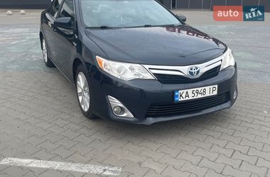 Седан Toyota Camry 2014 в Киеве