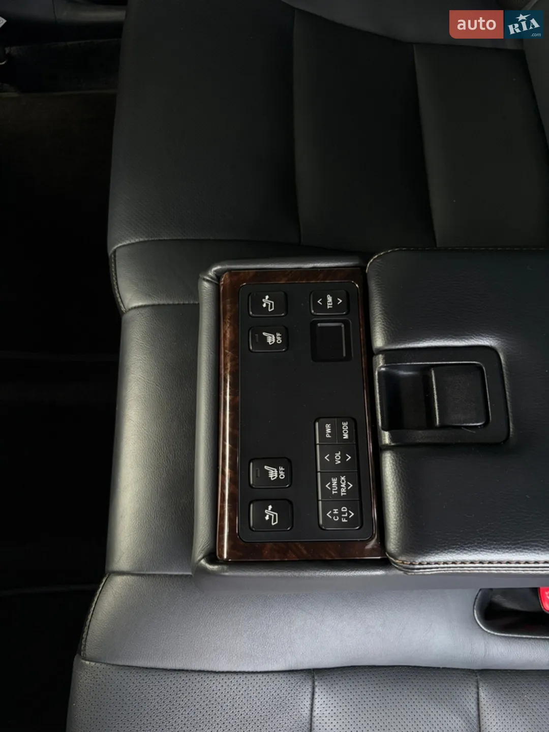 2016 Toyota Camry - мініатюра 29