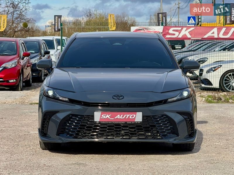 Седан Toyota Camry 2024 в Киеве