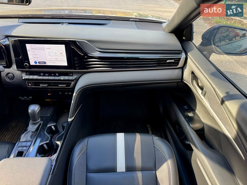 Седан Toyota Camry 2024 в Киеве