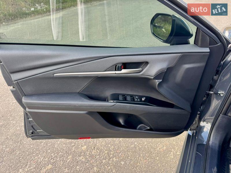 Седан Toyota Camry 2024 в Киеве