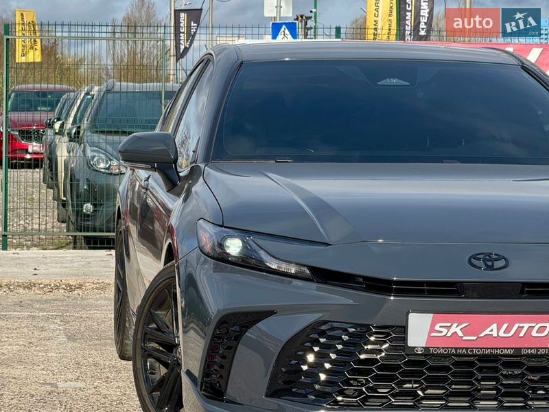 Седан Toyota Camry 2024 в Киеве