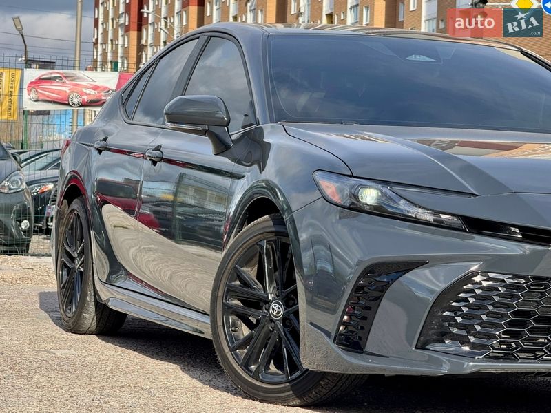Седан Toyota Camry 2024 в Киеве