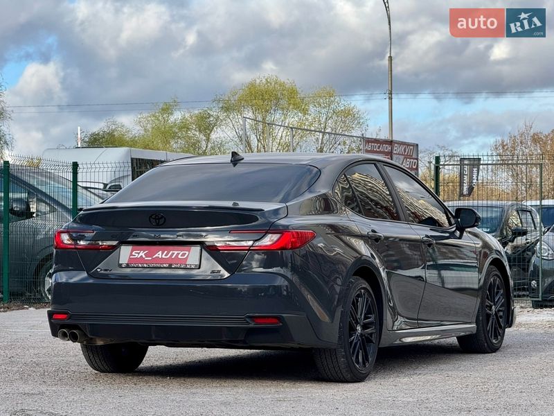 Седан Toyota Camry 2024 в Киеве
