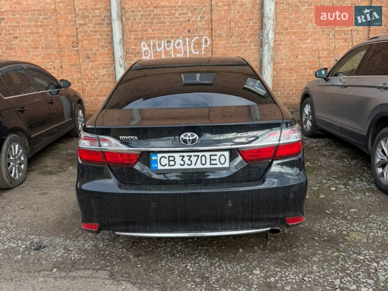 Седан Toyota Camry 2017 в Прилуках
