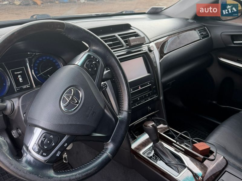 Седан Toyota Camry 2017 в Прилуках
