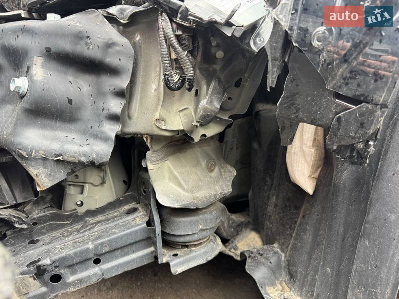 Седан Toyota Camry 2024 в Львові