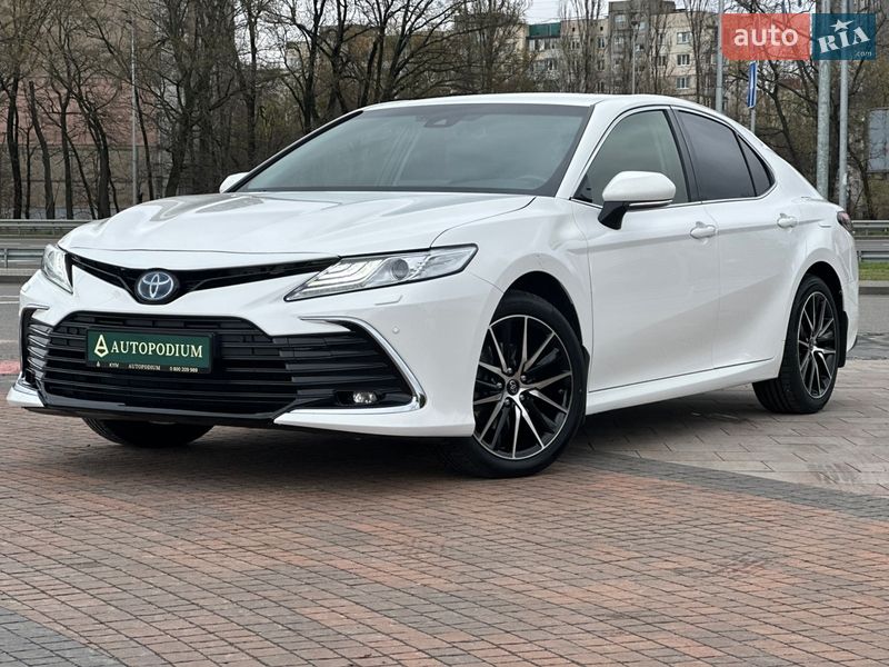 Toyota Camry 2021