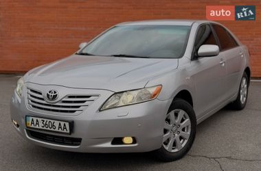 Седан Toyota Camry 2006 в Києві